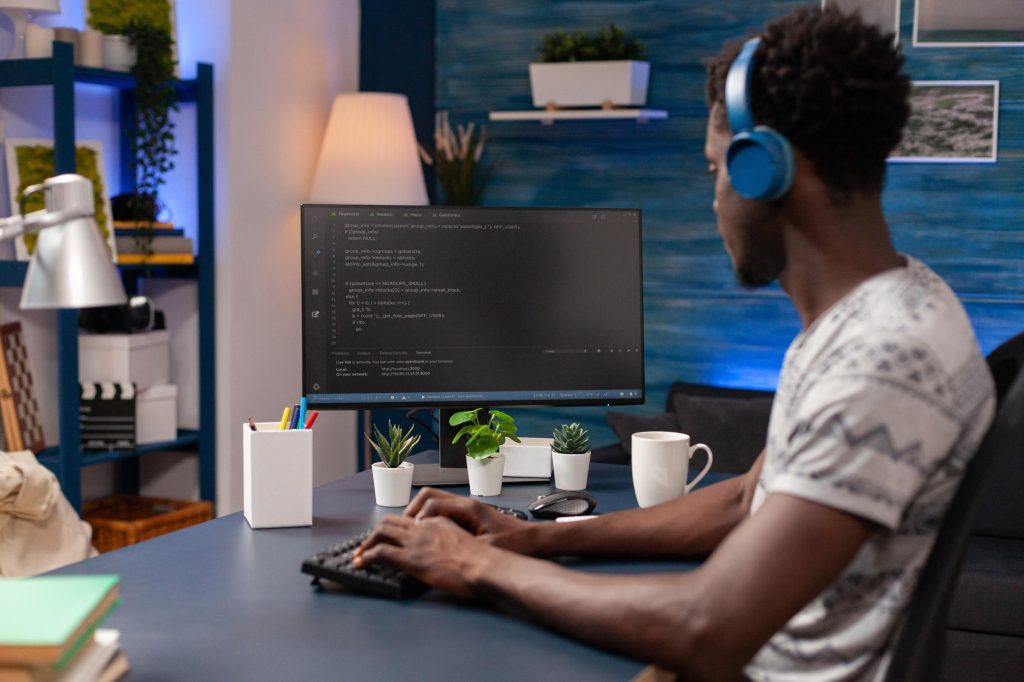 Why Is Programming Tutoring Worthwhile in 2025 – GrooveSquid.com